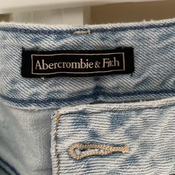 Women’s Abercrombie shorts. Gently used - Picture 2 of 4